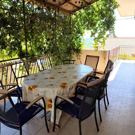 Ivana Apartment Primosten
